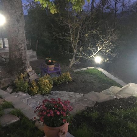 B & B Giu & Dany Bruscoli ภายนอก รูปภาพ